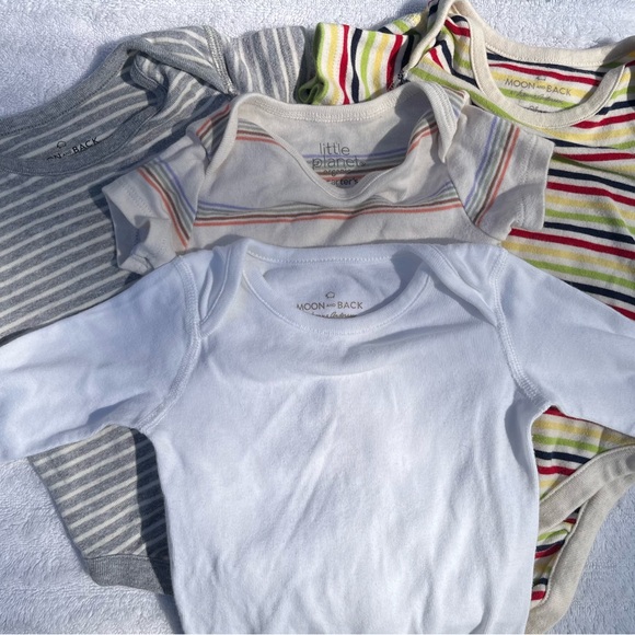 Lot of 4 Hanna Andersson Moon and Back and little planet onesies 0-3 month - Picture 2 of 5